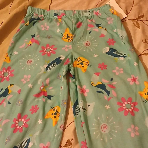 Girls Disney Encanto Pajamas Set - Picture 7 of 8